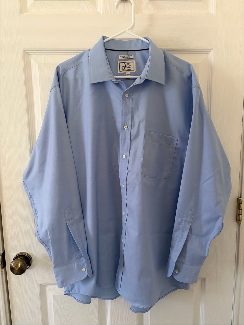 Jos. A. Bank The New Tradition Men’s Light Blue Dress Shirt - Classic Button-Up